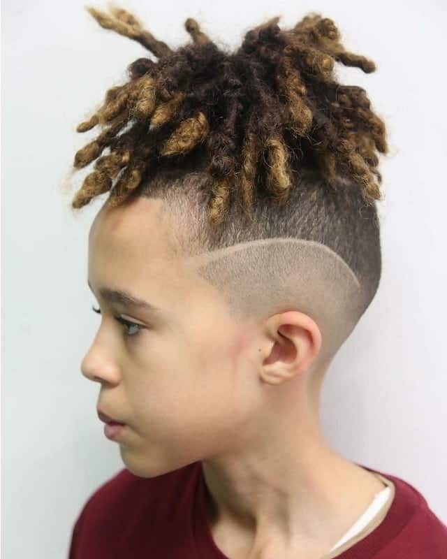 30 Sophisticated Medium Hairstyles For Teenage Guys 2020