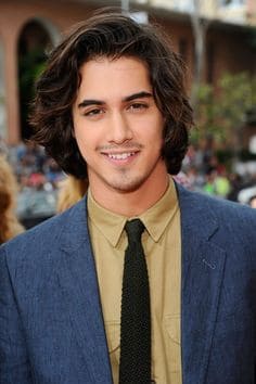 30 Handsome Long Wavy Hairstyles for Men (2023 Trends)