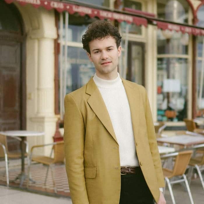 1940s curly haircut for men