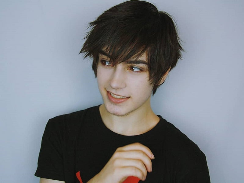 2. 25 Short Emo Hairstyles for Girls and Guys - wide 8