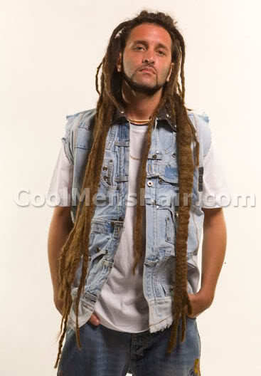 Picture of Alborosie long dreadlock hair.