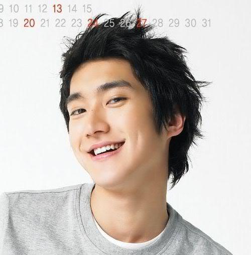 Photo of Choi Siwon hairstyle. 