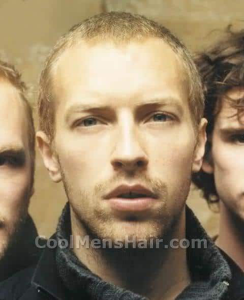 Chris Martin short hairstyle picture.