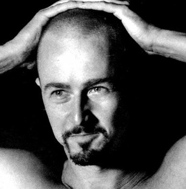 Photo of Edward Norton buzz cut.