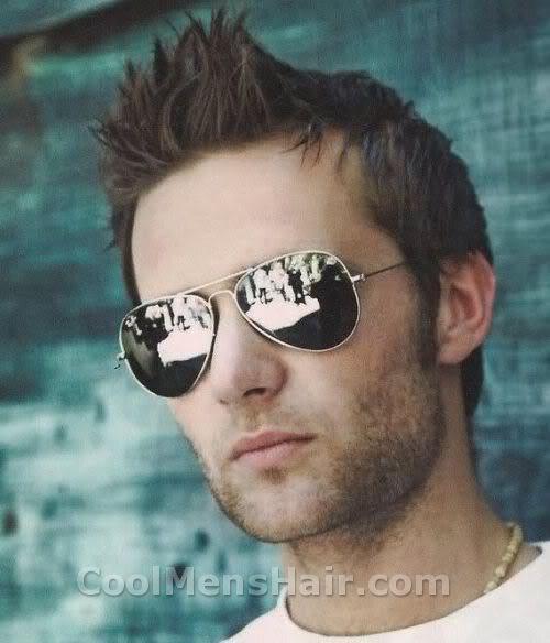Picture of Harry Judd spiky hairstyle.
