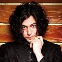 Jackson Rathbone hairstyle 