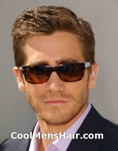 Picture of Jake Gyllenhaal conservative hairstyle. 