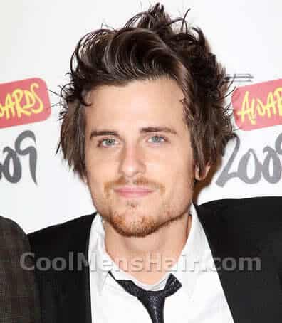 Image of Jared Followill messy hair. 