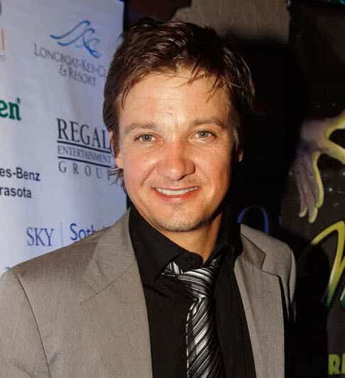 Photo of Jeremy Renner hairstyle.