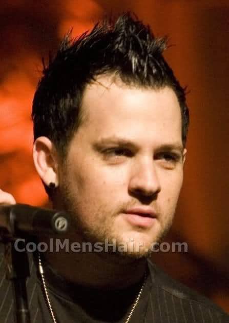 Image of Joel Madden fauxhawk hairstyle.