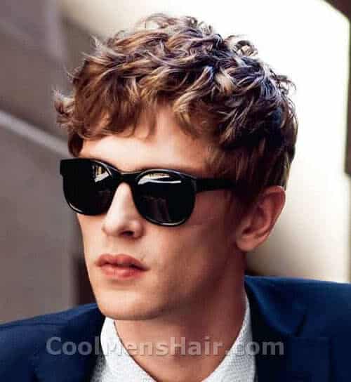 Picture of Mathias Lauridsen with curly bangs.