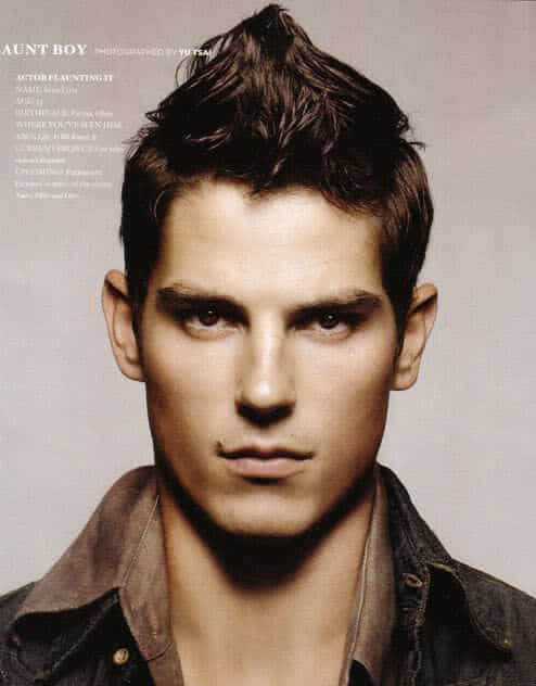 Photo of Sean Faris hairstyle. 