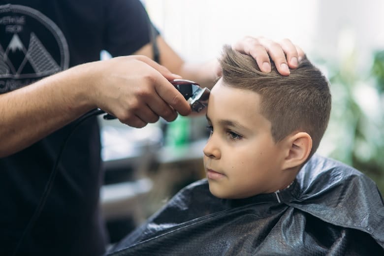 Cómo elegir peinados undercut perfectos para niños