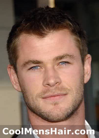 Photo of Chris Hemsworth hairstyle. 