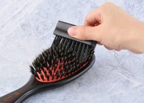 How to Clean Hairbrushes And Combs in 4 Easy Steps