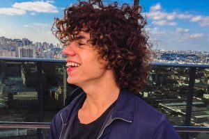 How To Take Care Of Curly Hair for Men (2021 Guide)