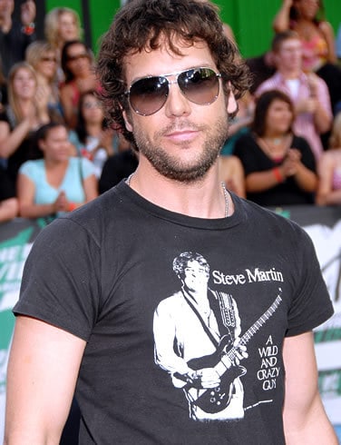 Photo of Dane Cook curly hairstyle.