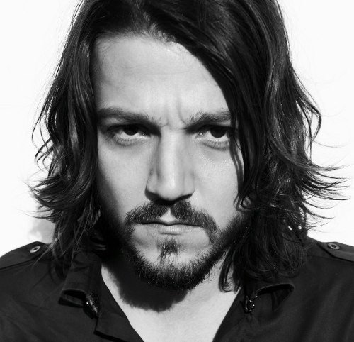 diego-luna-hair