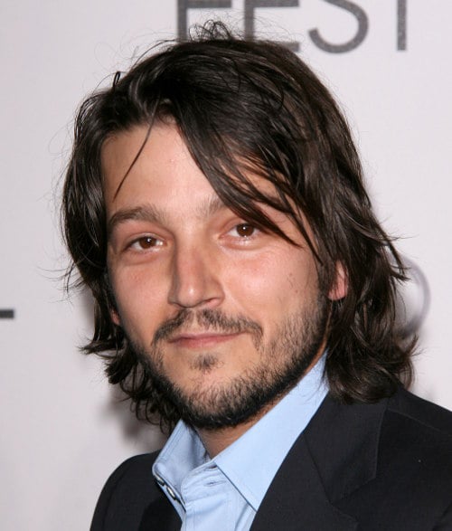 diego-luna-layered-hairdo