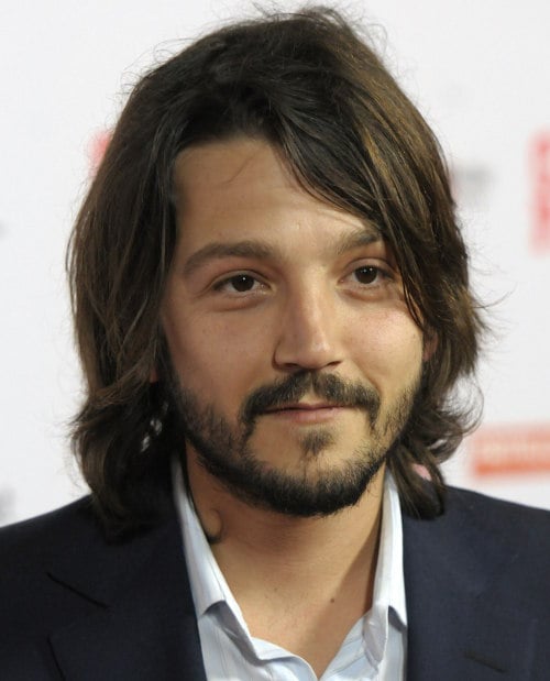 diego-luna-layered-hairstyle