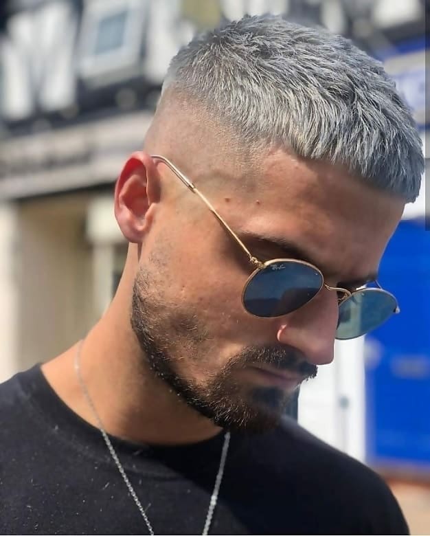 25 Coolest Straight Hairstyles for Men to Try in 2024