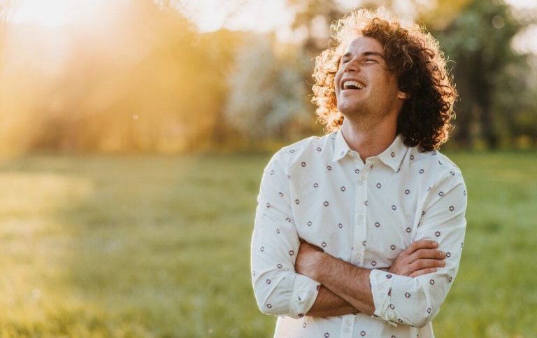hairstyles for men with thick curly hair