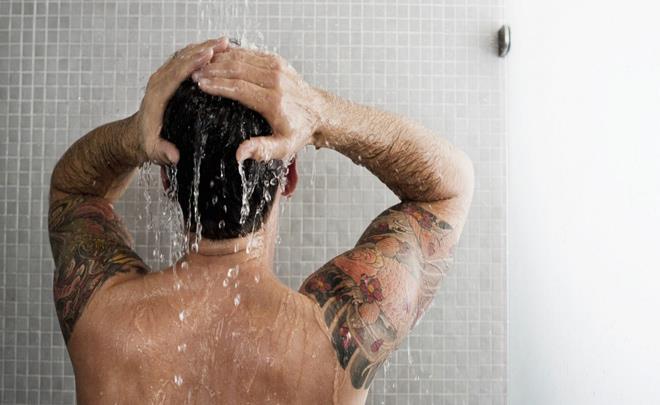how to prevent frizzy hair after shower