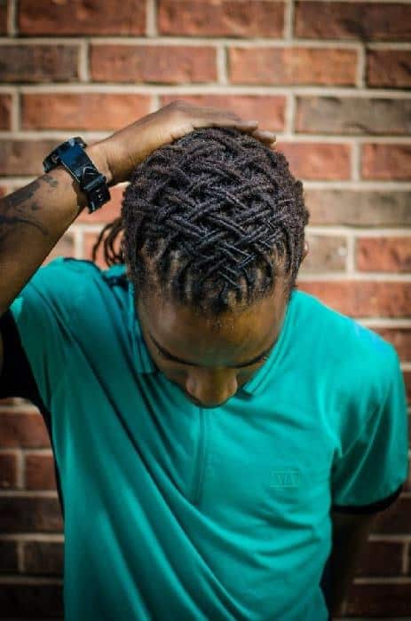 estilos de rastas entrelazadas para hombres