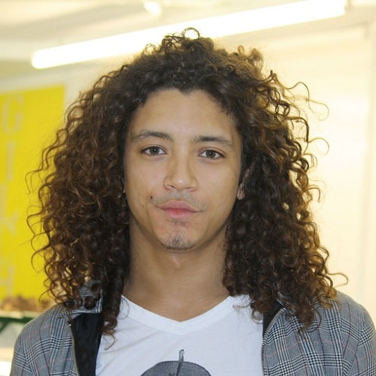 long curly hairstyles for mixed guys