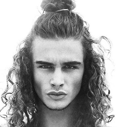 7 Spectacular Man Bun Hairstyles for Curly Hair [2019 