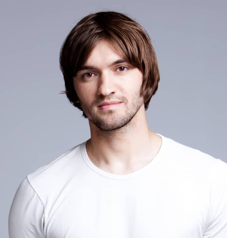 men's medium haircut with middle part