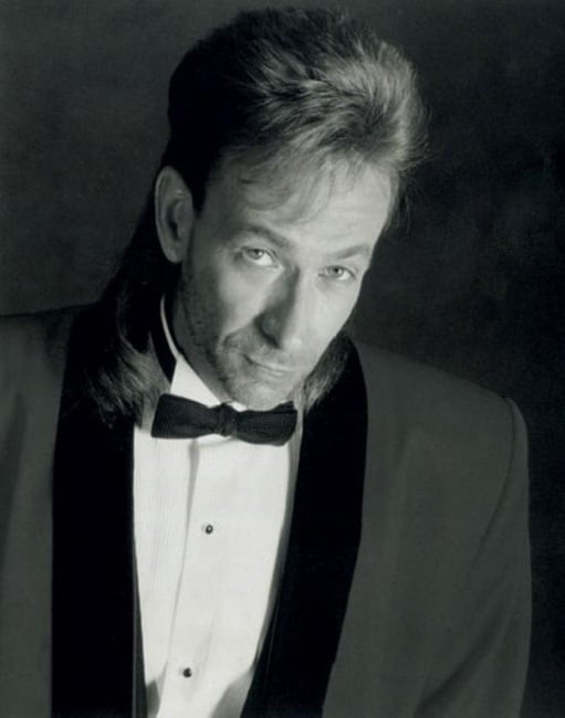 Bobby Caldwell queue de cheval cheveux mullet