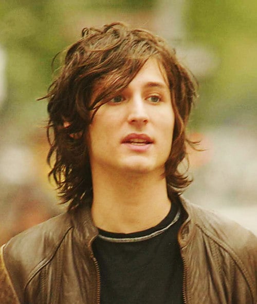 nick-valensi-hairstyle