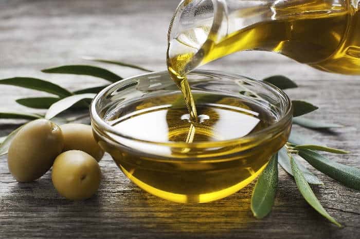 olive oil to relax hair naturally