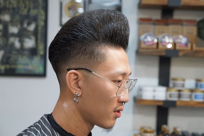 pompadour for oval faced men