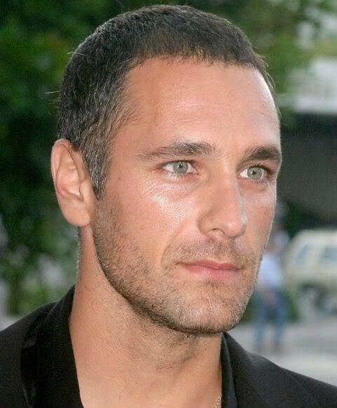 Photo of Raoul Bova hairstyle.