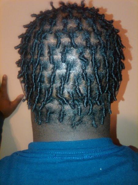 mini re-twist dreads hairstyle