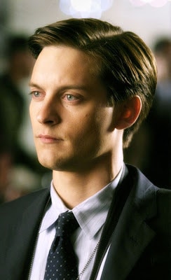 Tobey Maguire short hairstyle. 