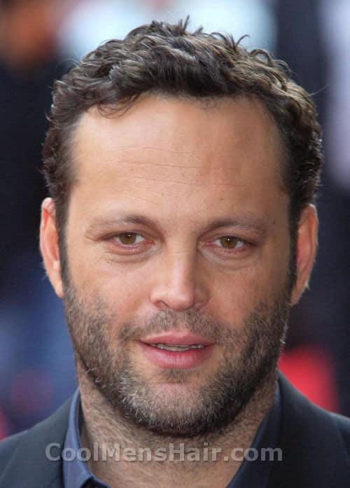 Photo of Vince Vaughn curly hairstyle.