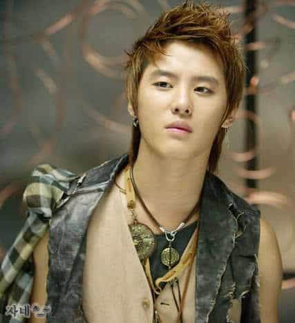 Photo of Kim Jun Su Asian faux-hawk hairstyle